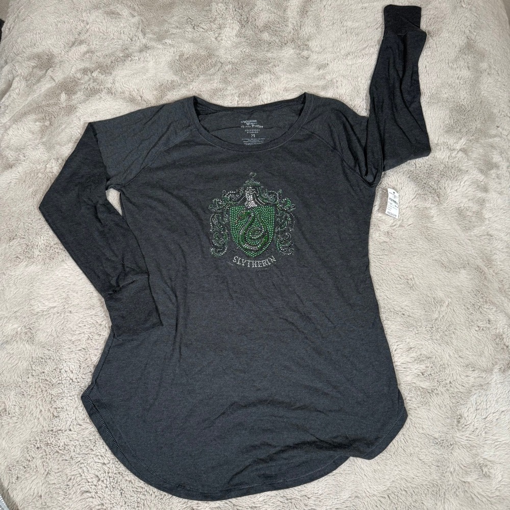 NWT Harry Potter Slytherin Jewel Crest Long Sleeve T-Shirt Top Charcoal M